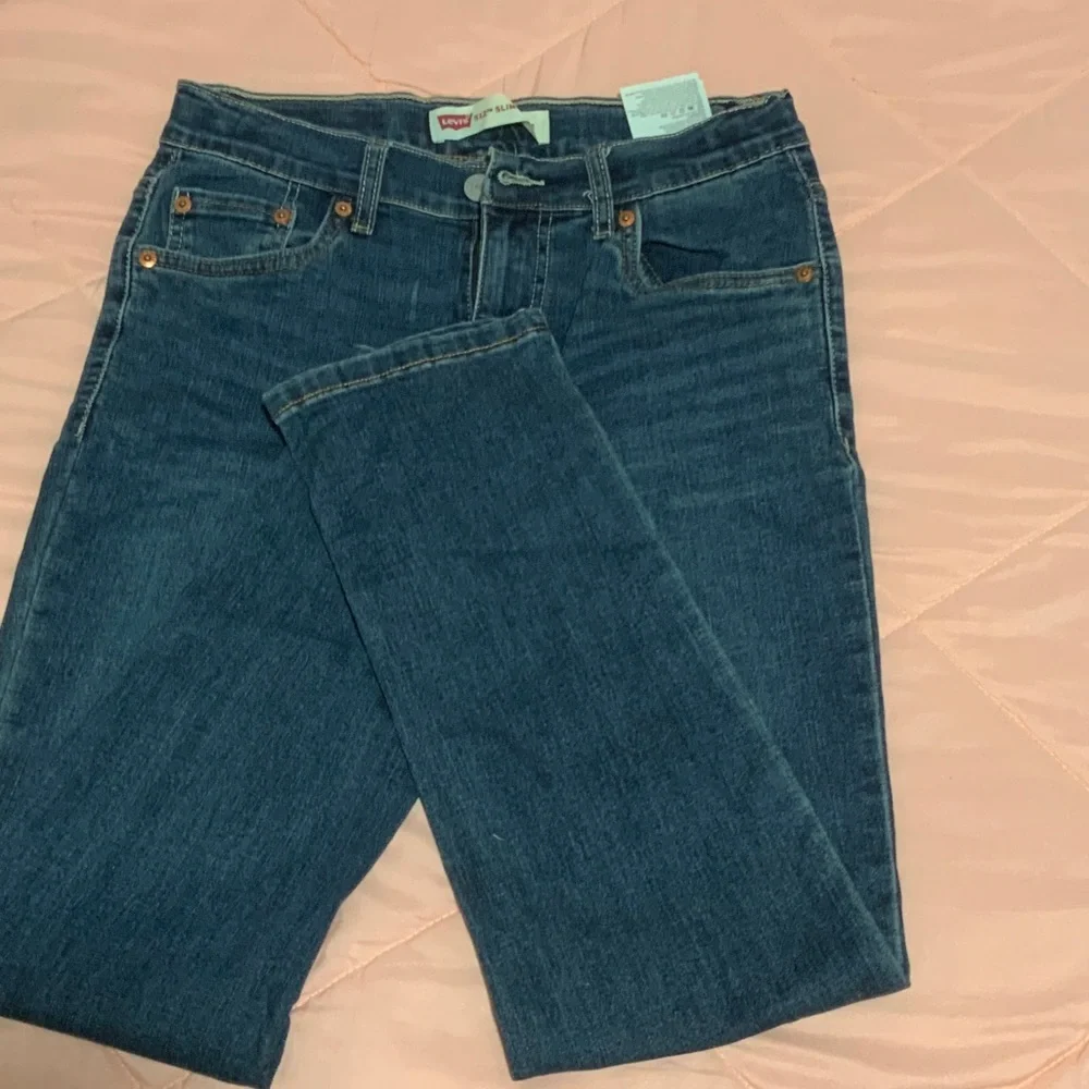 Levi's Women's Blue Skinny Jeans with Signature Back Pocket